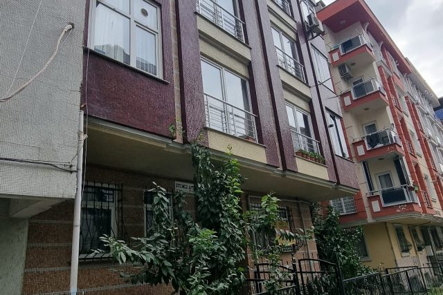 BAHÇELİEVLER KOCASİNANDA SATILIK KREDİYE UYGUN DAİRE