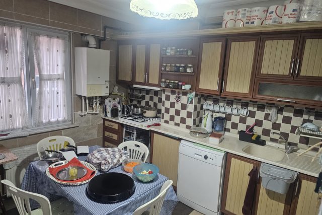 BAHÇELİEVLER KOCASİNAN MERKEZ MAHALLESİNDE SATILIK 3+1 GENİŞ DAİRE