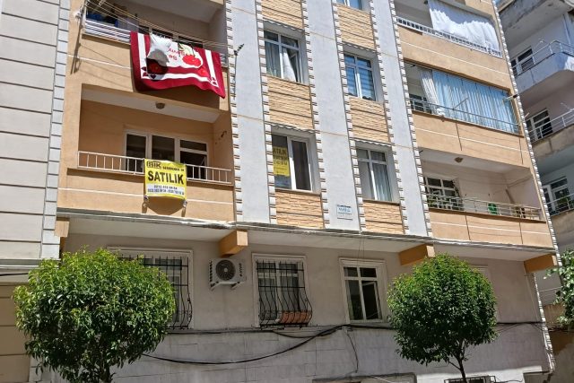 BAHÇELİEVLER ZAFER MAHALLESİNDE SATILIK DAİRE